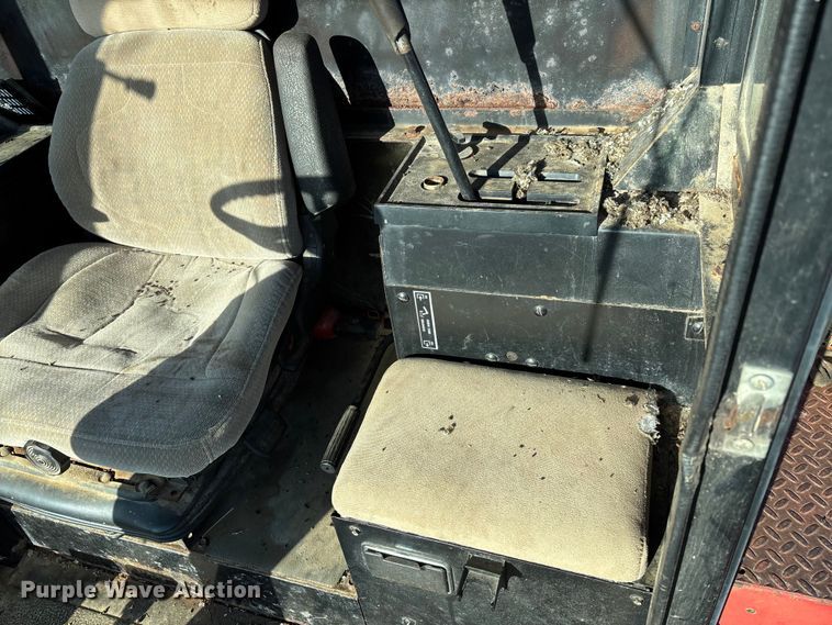 image for item DW7403 1989 Case IH 1660 RWA combine