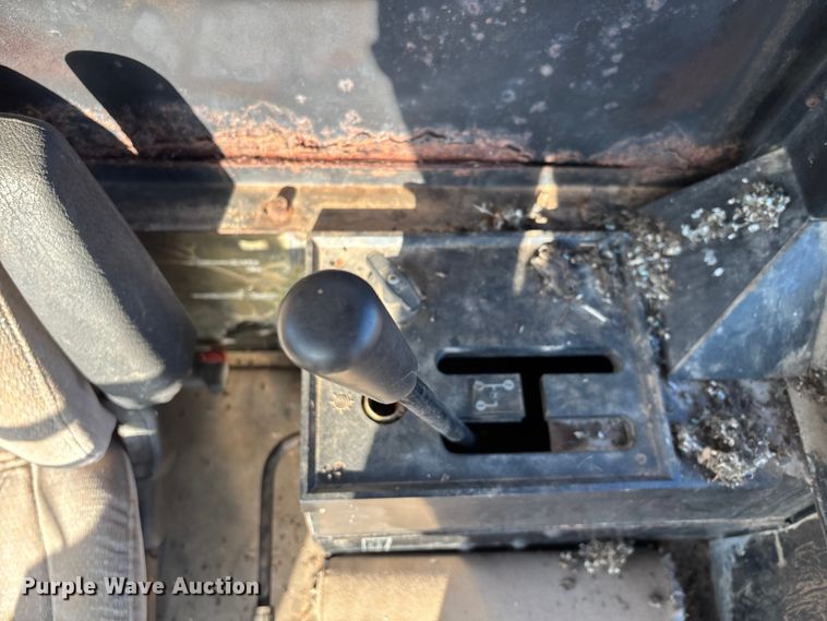 image for item DW7403 1989 Case IH 1660 RWA combine