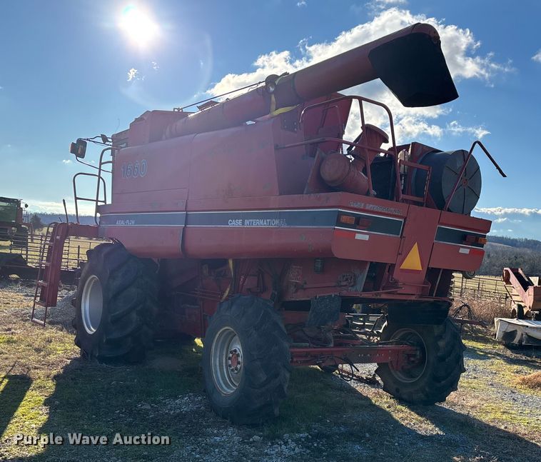 image for item DW7403 1989 Case IH 1660 RWA combine
