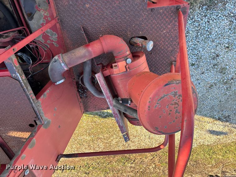 image for item DW7403 1989 Case IH 1660 RWA combine