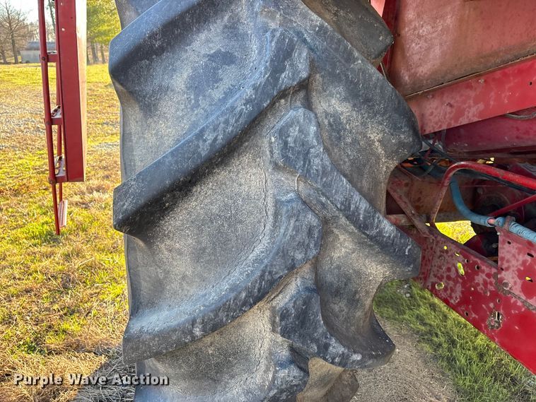 image for item DW7403 1989 Case IH 1660 RWA combine