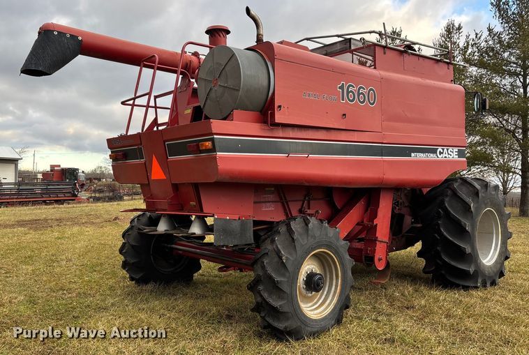 image for item DW7404 1986 Case IH 1660 RWA combine
