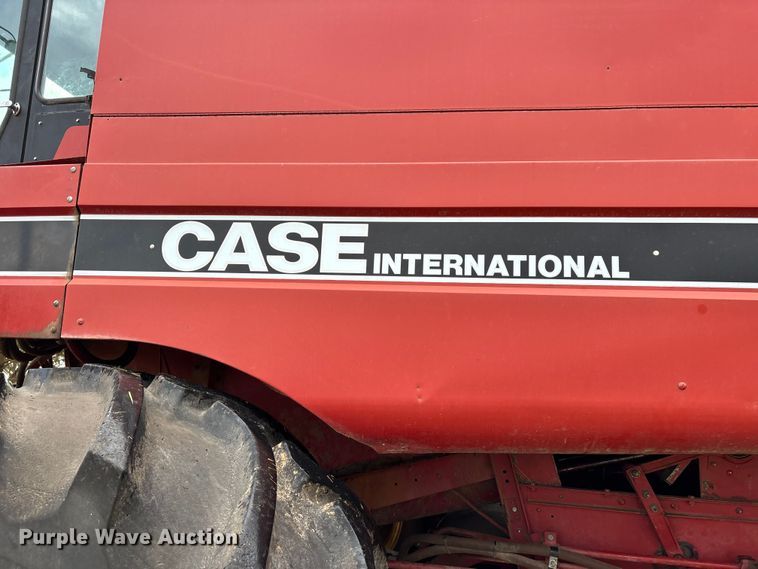 image for item DW7404 1986 Case IH 1660 RWA combine
