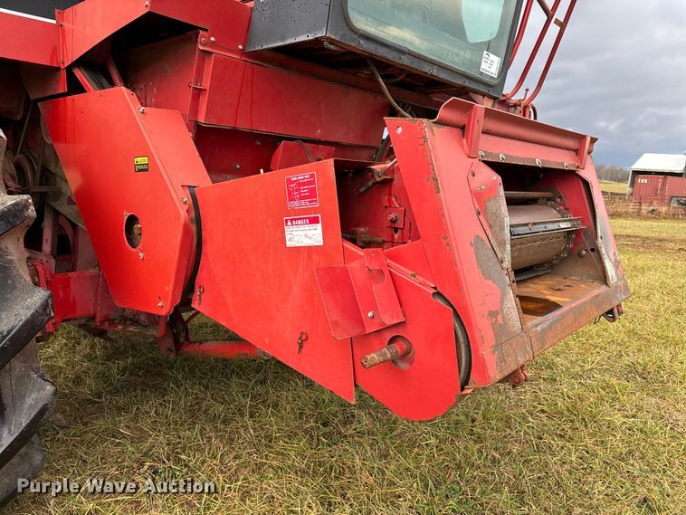 image for item DW7404 1986 Case IH 1660 RWA combine
