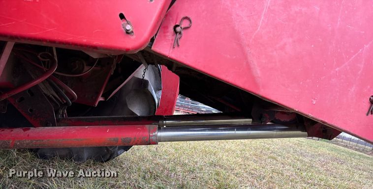 image for item DW7404 1986 Case IH 1660 RWA combine