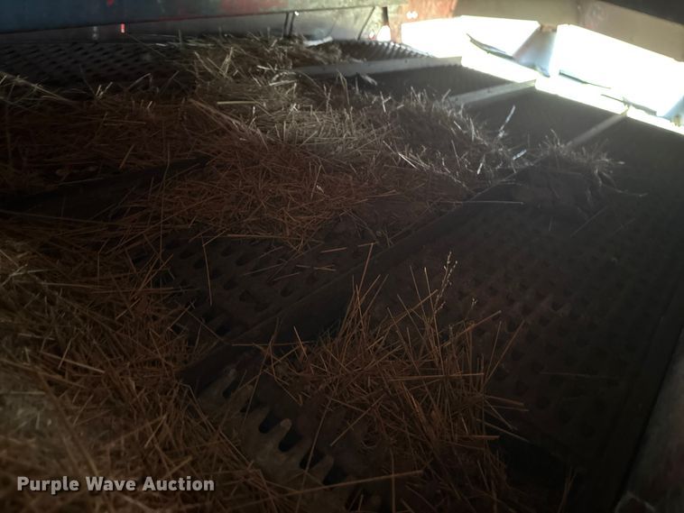 image for item DW7404 1986 Case IH 1660 RWA combine