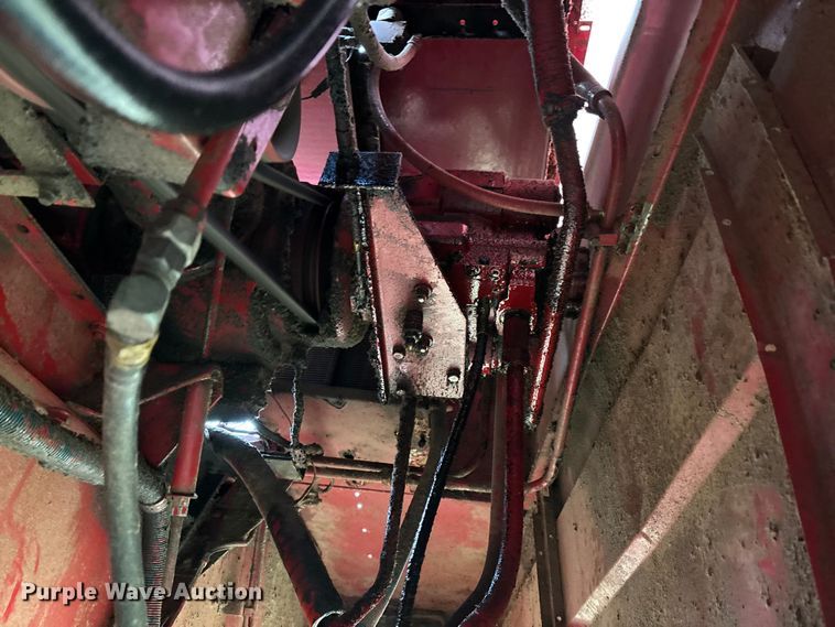 image for item DW7404 1986 Case IH 1660 RWA combine