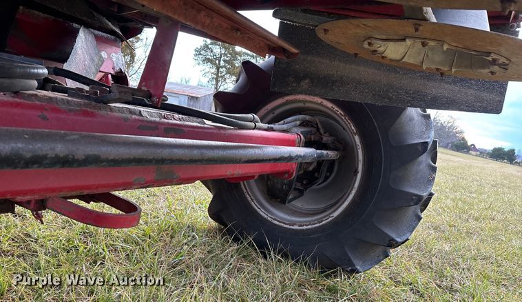 image for item DW7404 1986 Case IH 1660 RWA combine