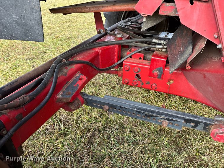 image for item DW7404 1986 Case IH 1660 RWA combine