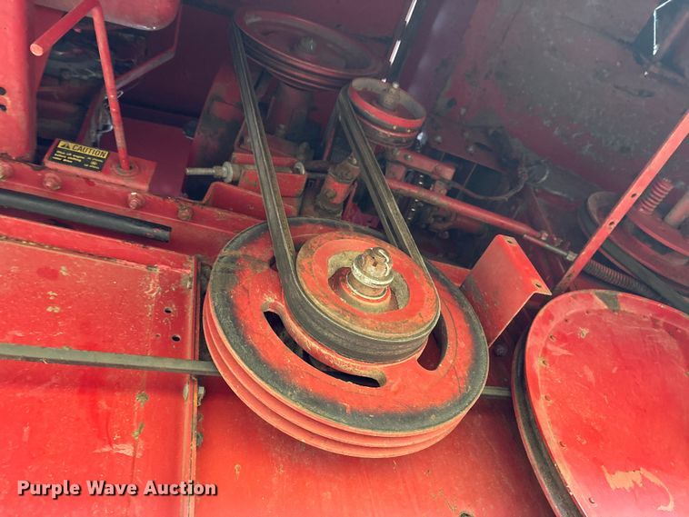 image for item DW7404 1986 Case IH 1660 RWA combine