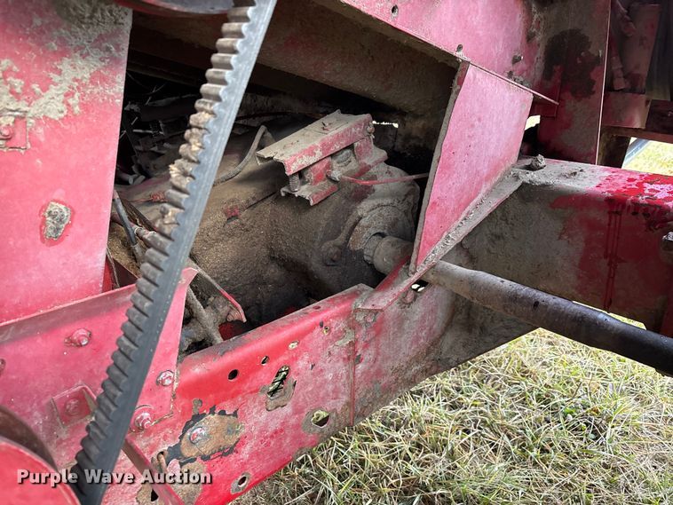 image for item DW7404 1986 Case IH 1660 RWA combine