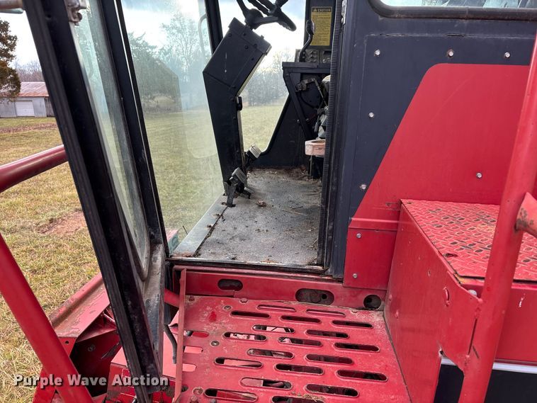 image for item DW7404 1986 Case IH 1660 RWA combine