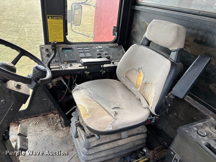 image for item DW7404 1986 Case IH 1660 RWA combine