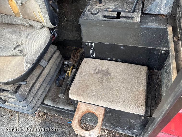 image for item DW7404 1986 Case IH 1660 RWA combine