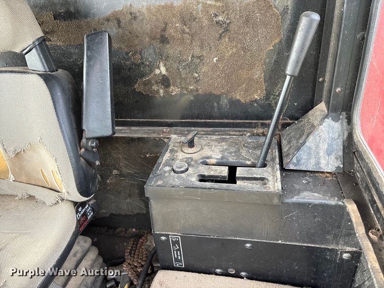 image for item DW7404 1986 Case IH 1660 RWA combine