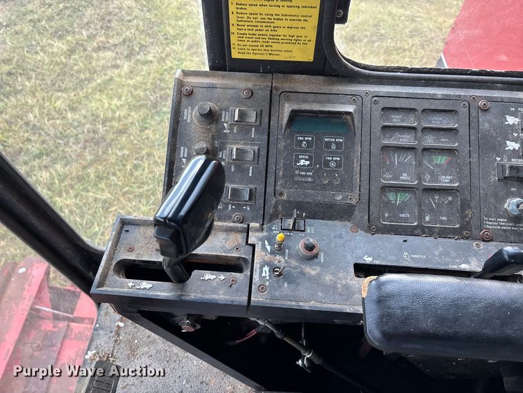 image for item DW7404 1986 Case IH 1660 RWA combine