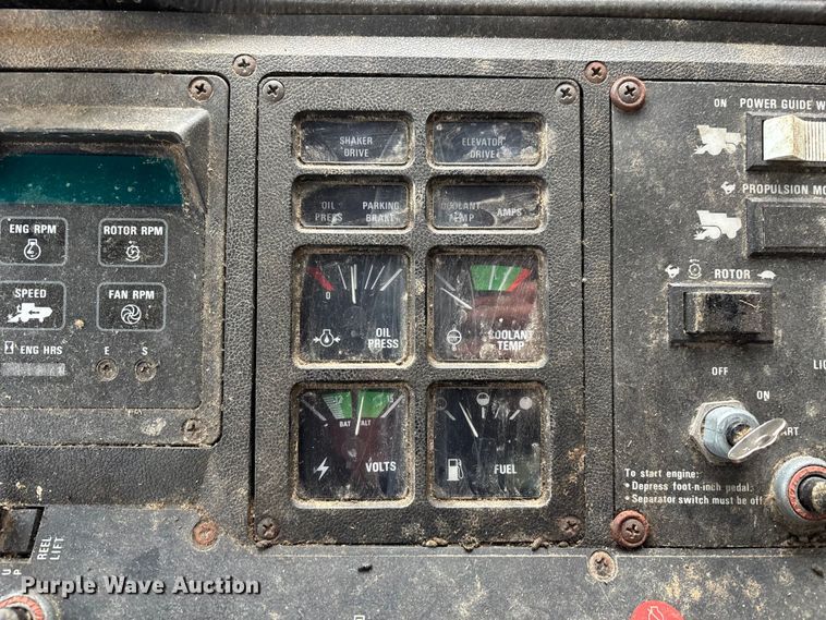 image for item DW7404 1986 Case IH 1660 RWA combine