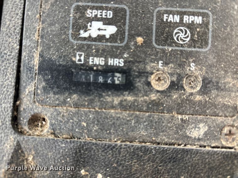 image for item DW7404 1986 Case IH 1660 RWA combine