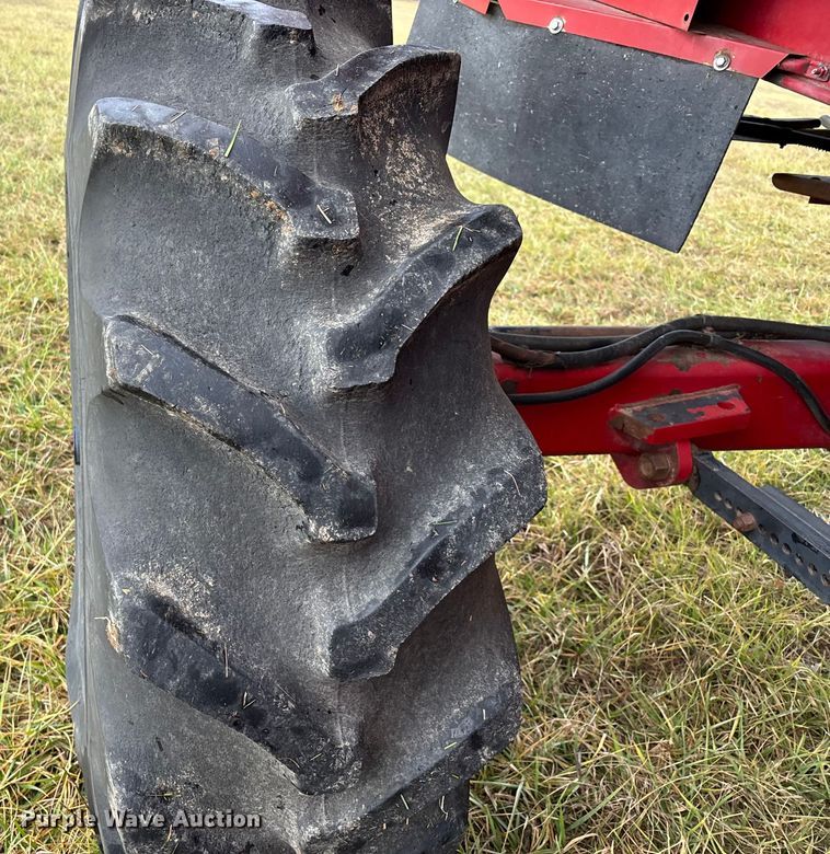 image for item DW7404 1986 Case IH 1660 RWA combine