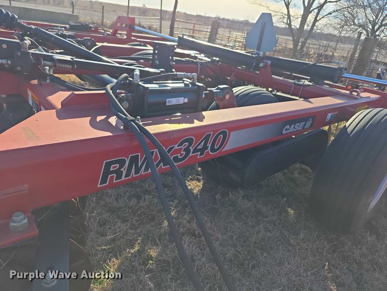 image for item DZ3800 Case IH RMX340 tandem disk