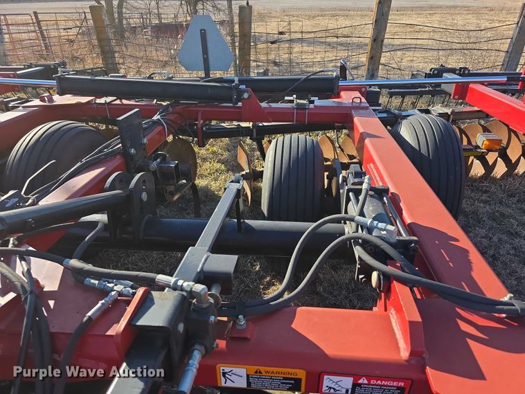 image for item DZ3800 Case IH RMX340 tandem disk