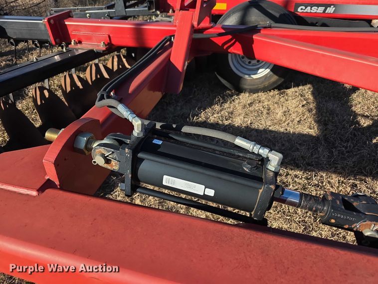 image for item DZ3800 Case IH RMX340 tandem disk