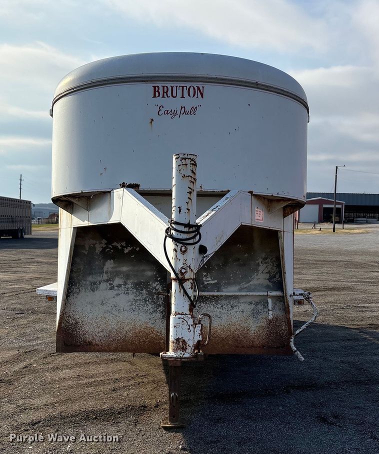 image for item EA7835 Bruton Easy pull livestock trailer