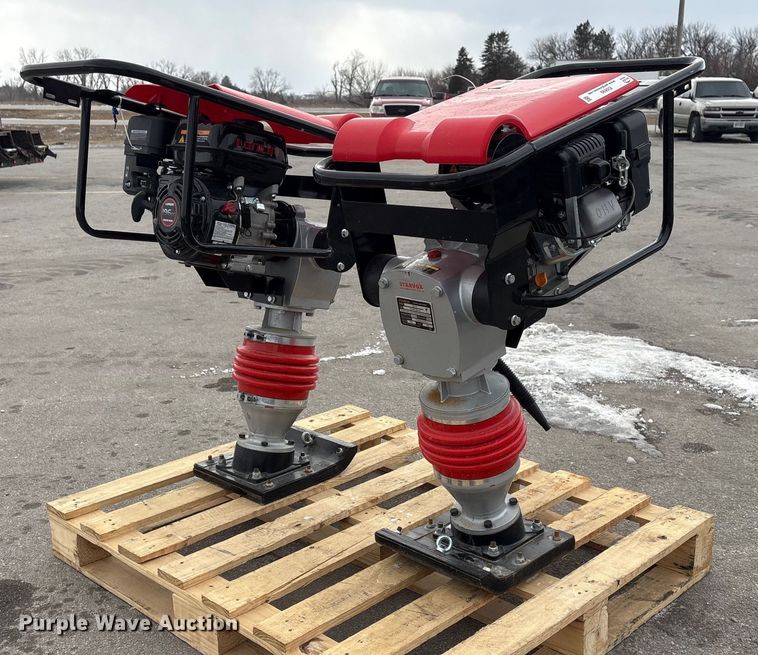 image for item EI5699 (2) 2025 Starvox HCD110 plate compactors