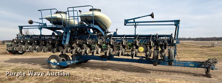 image for item EN0183 Kinze 3660 no-till planter