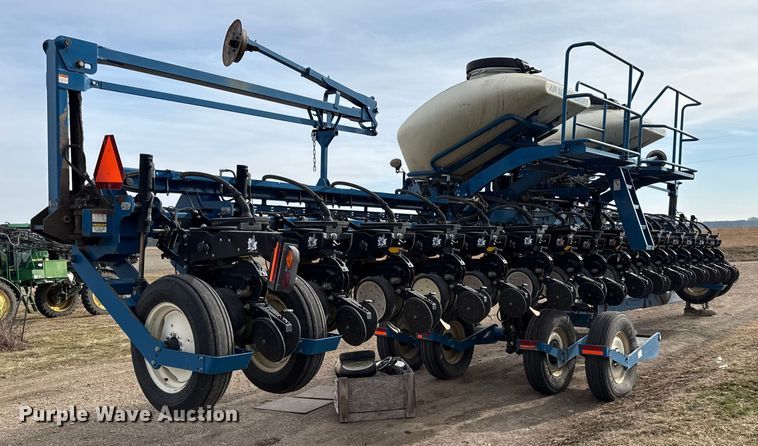 image for item EN0183 Kinze 3660 no-till planter