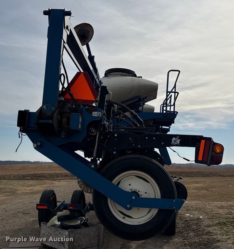 image for item EN0183 Kinze 3660 no-till planter