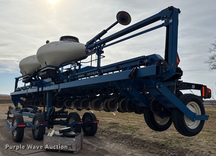 image for item EN0183 Kinze 3660 no-till planter