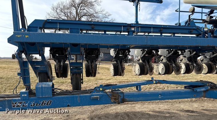 image for item EN0183 Kinze 3660 no-till planter