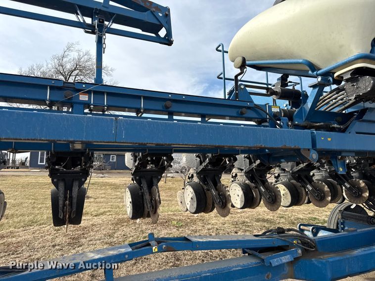image for item EN0183 Kinze 3660 no-till planter