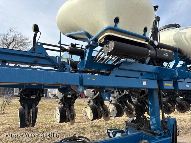 image for item EN0183 Kinze 3660 no-till planter