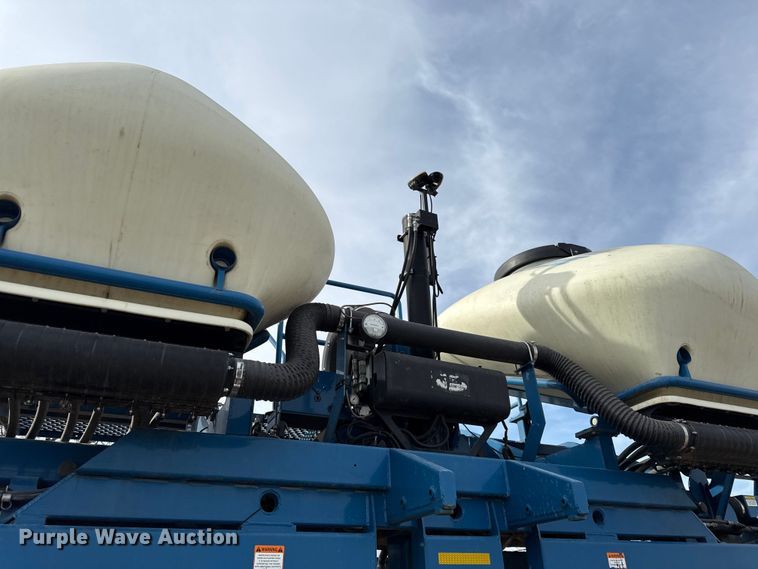 image for item EN0183 Kinze 3660 no-till planter