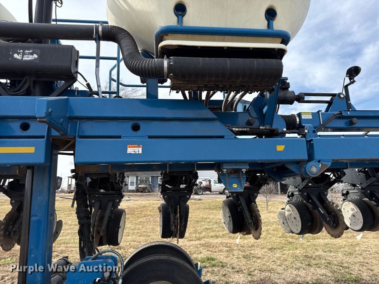 image for item EN0183 Kinze 3660 no-till planter