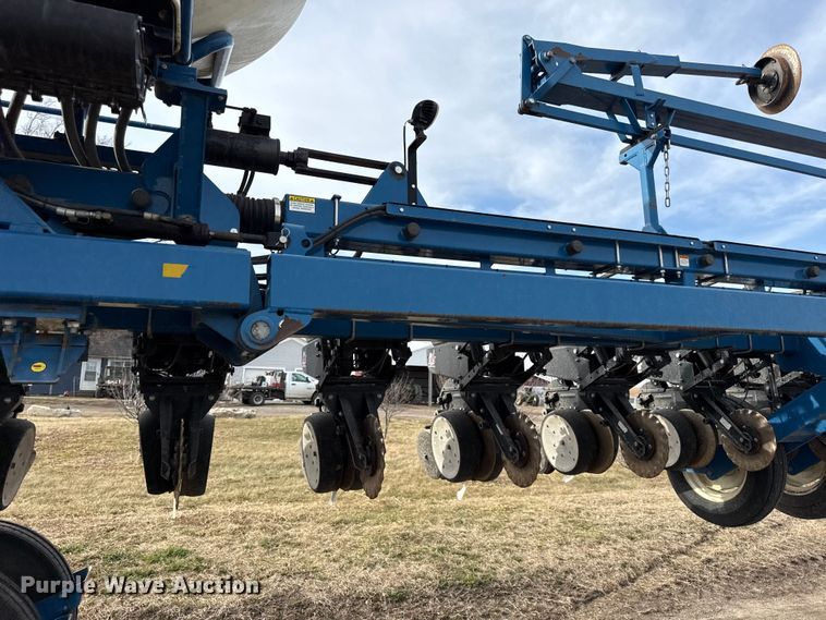 image for item EN0183 Kinze 3660 no-till planter