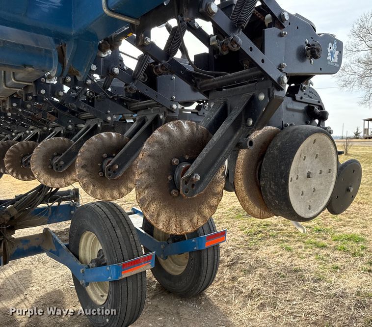 image for item EN0183 Kinze 3660 no-till planter
