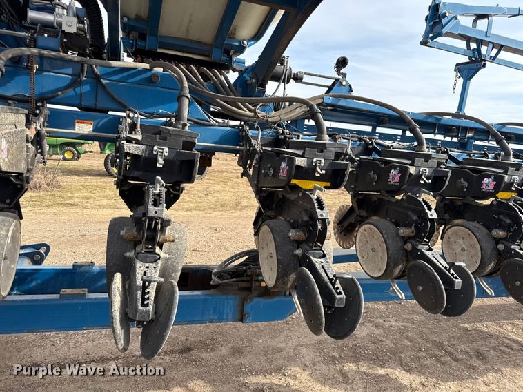 image for item EN0183 Kinze 3660 no-till planter