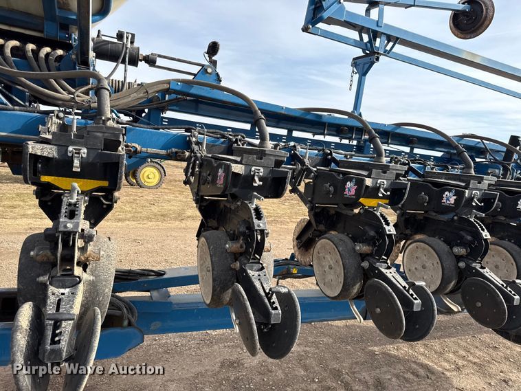 image for item EN0183 Kinze 3660 no-till planter