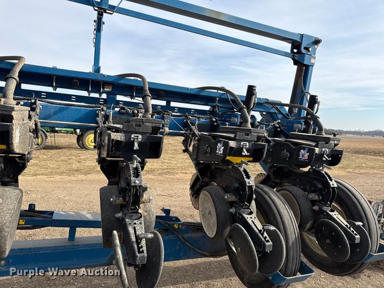 image for item EN0183 Kinze 3660 no-till planter