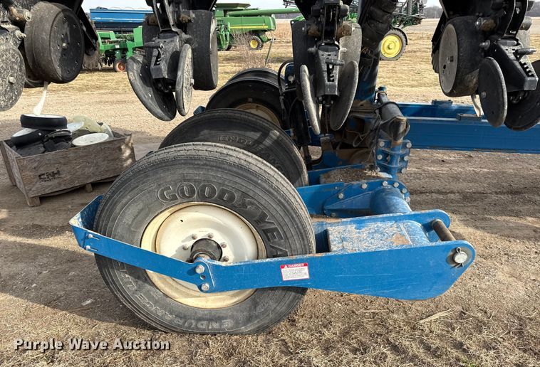 image for item EN0183 Kinze 3660 no-till planter