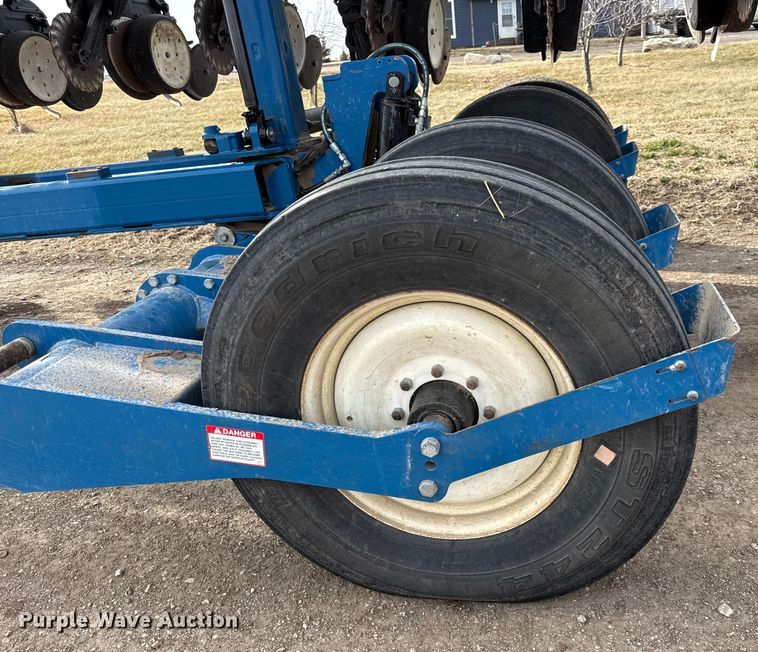 image for item EN0183 Kinze 3660 no-till planter