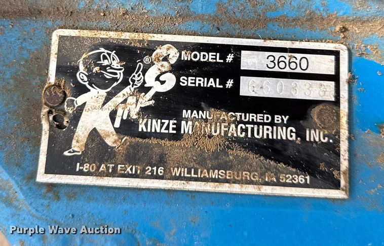 image for item EN0183 Kinze 3660 no-till planter