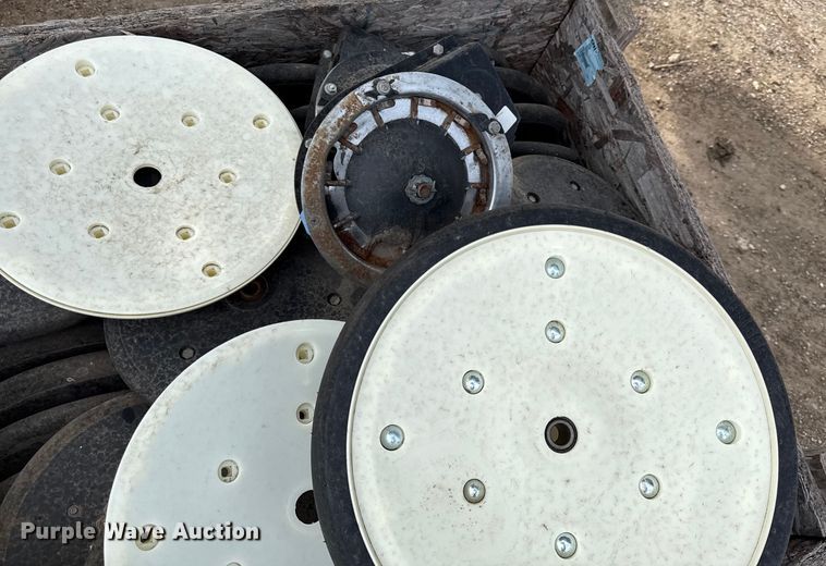 image for item EN0183 Kinze 3660 no-till planter