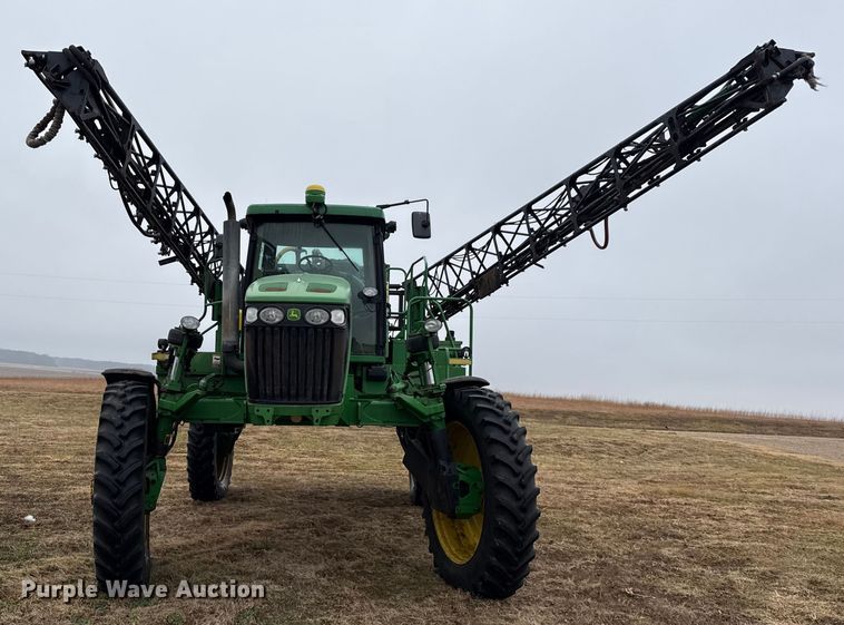 image for item EN0184 2005 John Deere 4720 sprayer