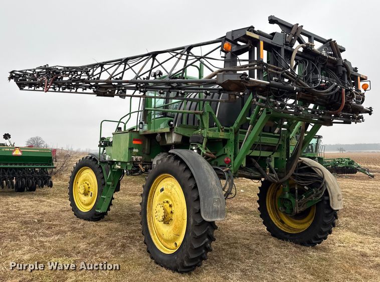 image for item EN0184 2005 John Deere 4720 sprayer