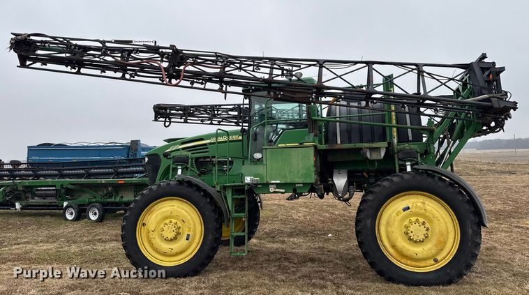 image for item EN0184 2005 John Deere 4720 sprayer