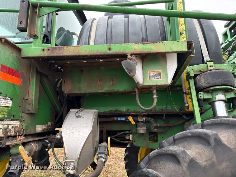 image for item EN0184 2005 John Deere 4720 sprayer